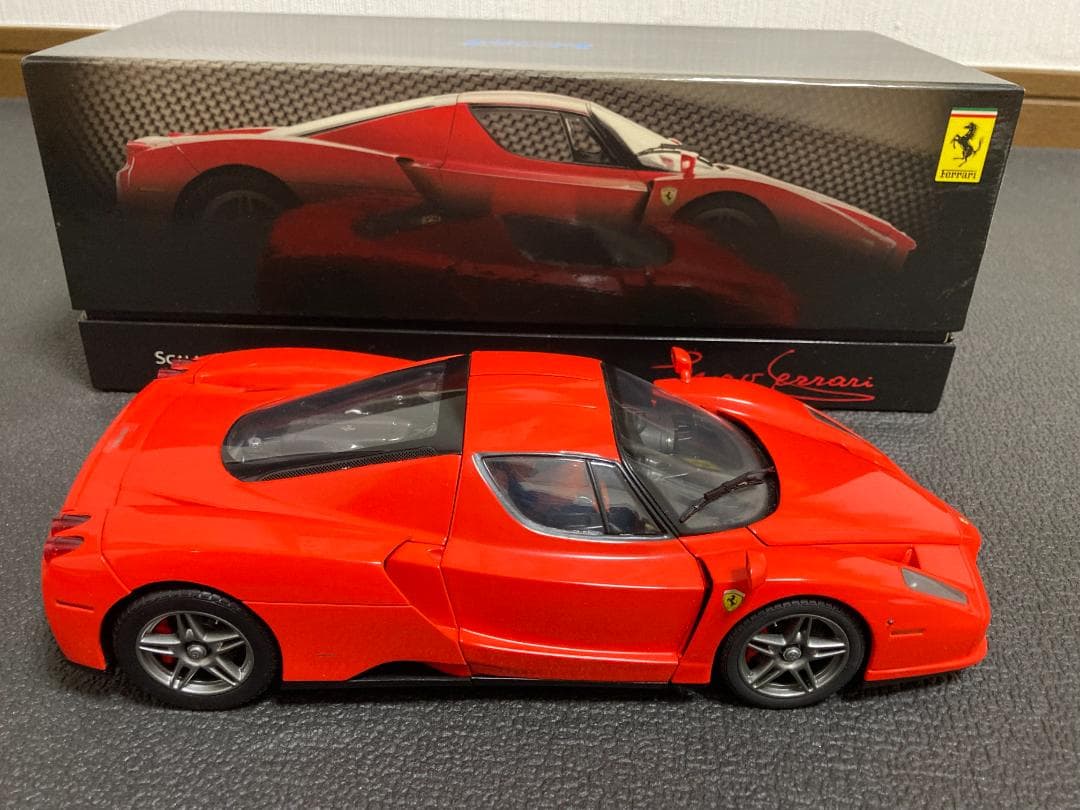 1/18 BBR エンツォフェラーリ ロッソコルサ（ミハエル・シューマッハ仕様）