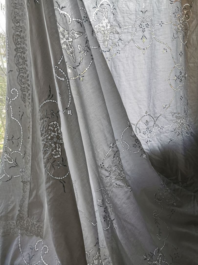 アンティーク ポワンドベニス オープンワーク水色刺繍 超大判クロス フィレレース