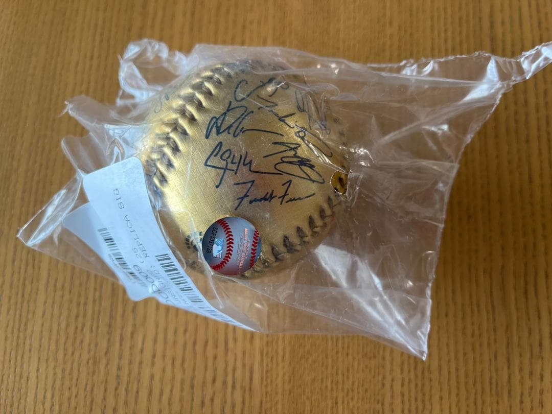 ドジャース 2025 優勝 ゴールドボール レプリカサイン 新品