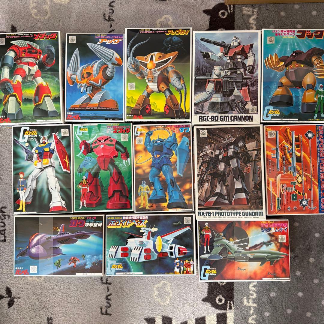 新品未組立　旧キット　ガンダム プラモデル　13点SET