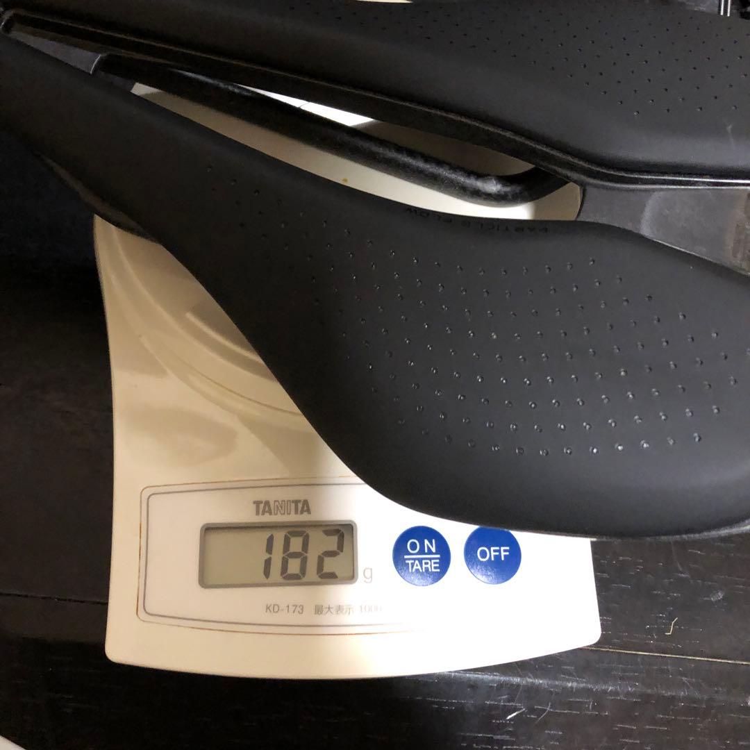 ジャイアント　カーボンサドル