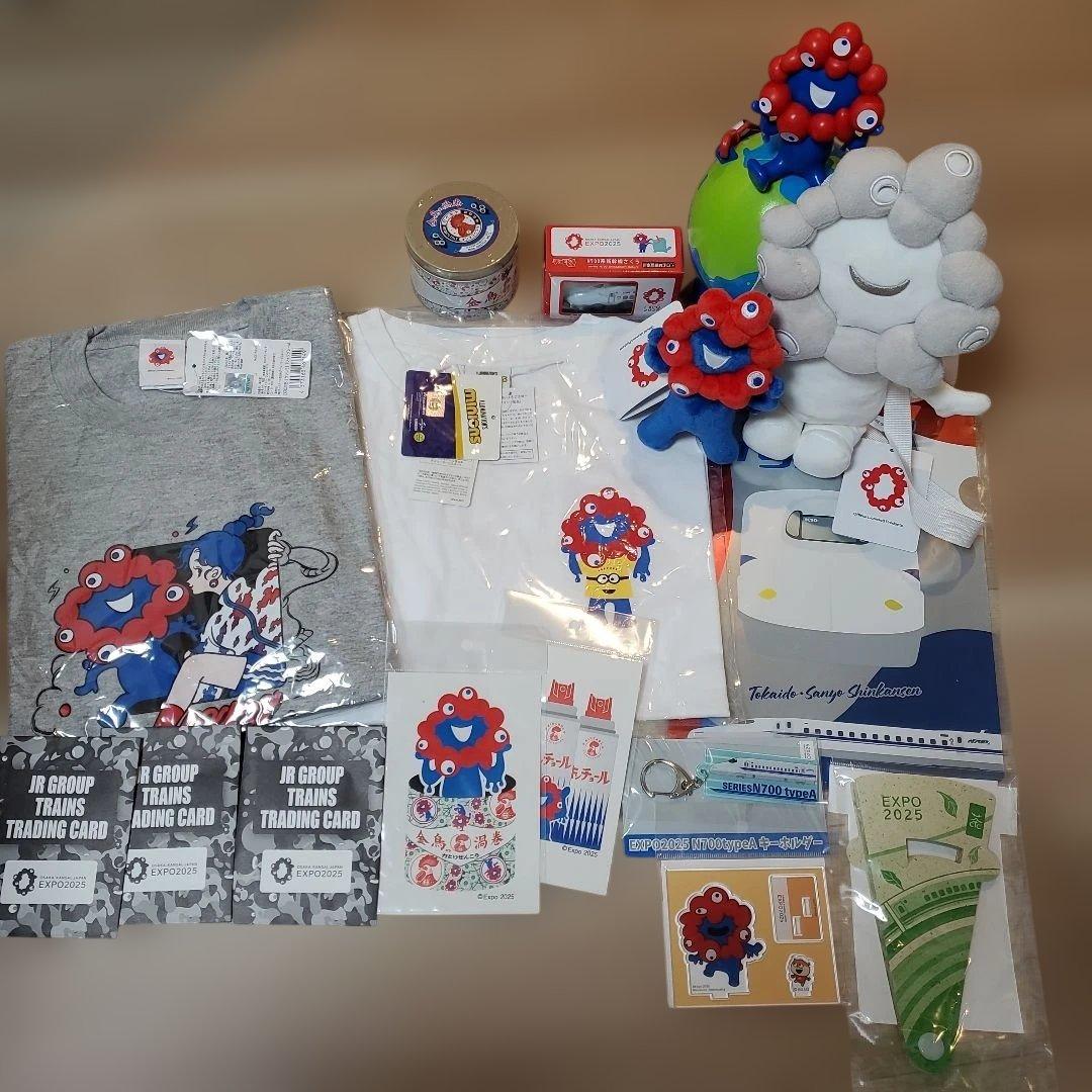 ミャクミャクお楽しみ袋　Mサイズ　抜き取りあり白ミャクミャクC&もっちりミニ付き