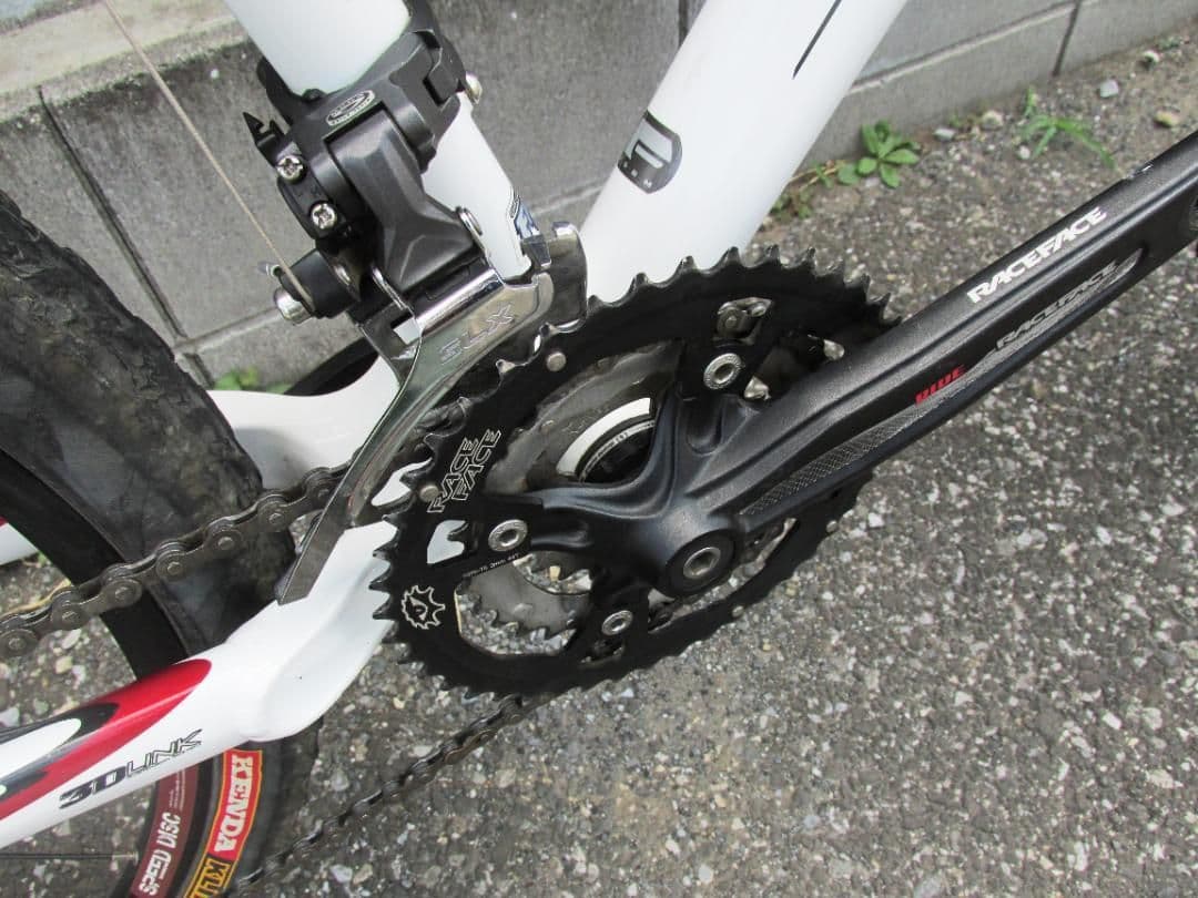 【軽量】 ロッキーマウンテンエレメント 30フルサスMTB