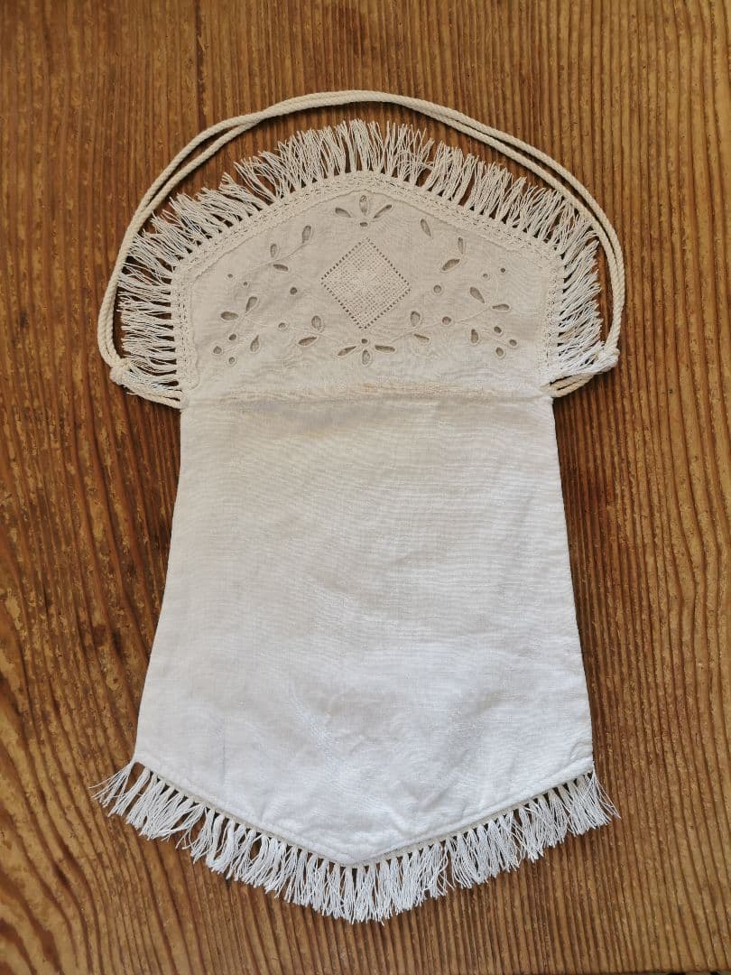 アンティーク 初聖体式 美しいアイレット白糸花刺繍 フリンジ付オモニエールバッグ