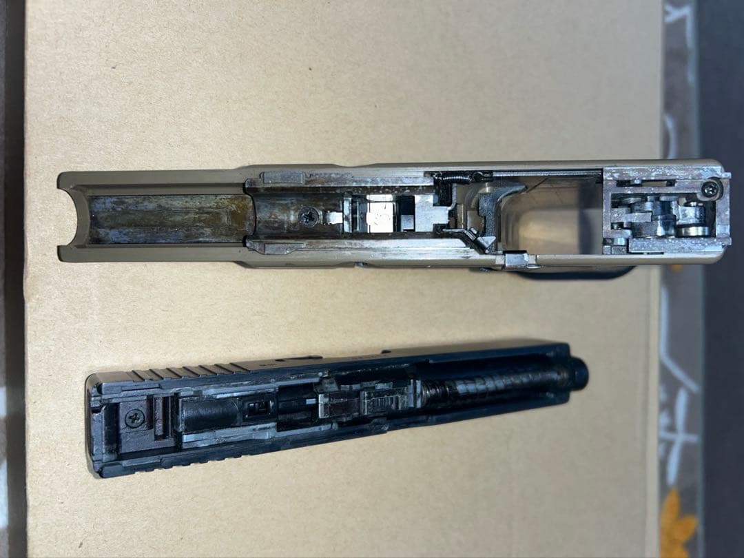 ガスガン　東京マルイ　G17カスタム　フラットダークアース　マガジン3本付き