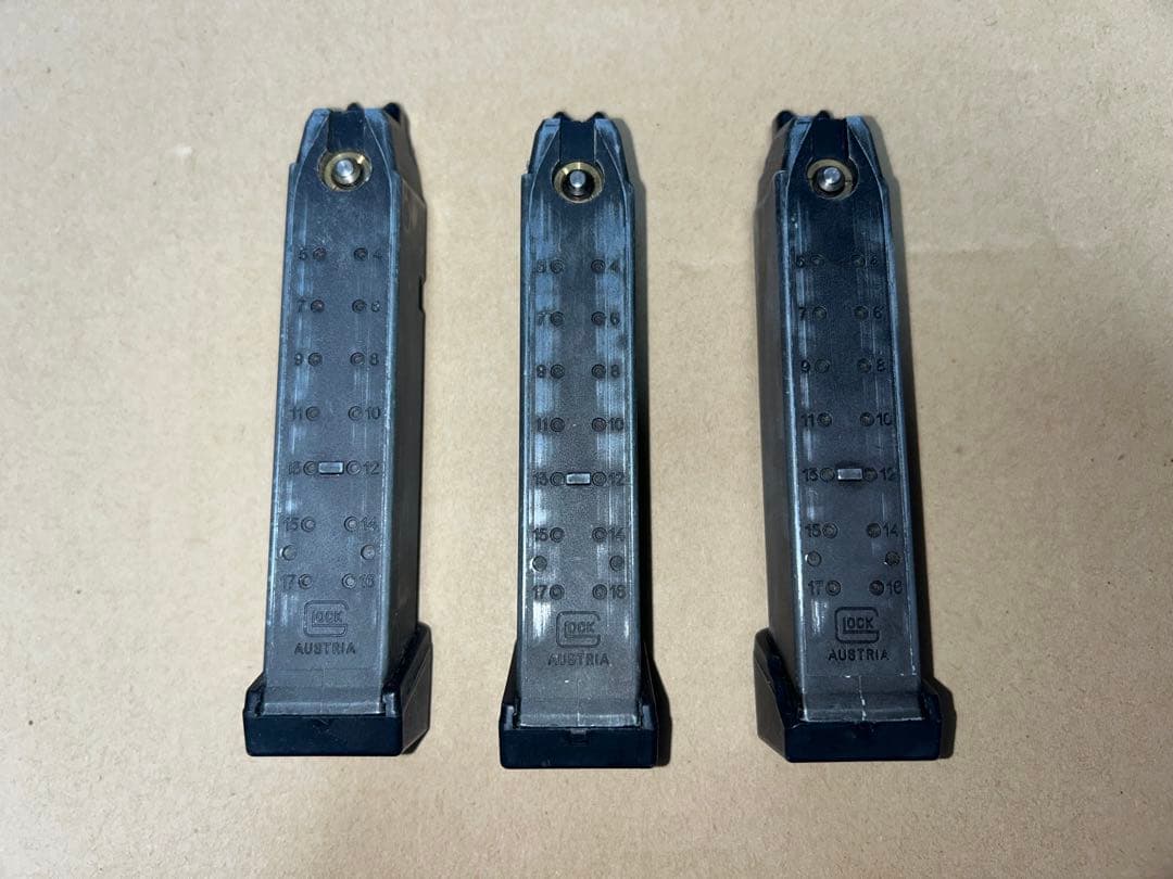 ガスガン　東京マルイ　G17カスタム　フラットダークアース　マガジン3本付き