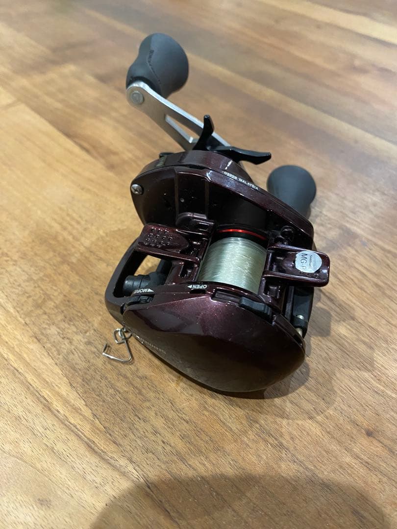 SHIMANO シマノScorpion 201HG ベイトリール
