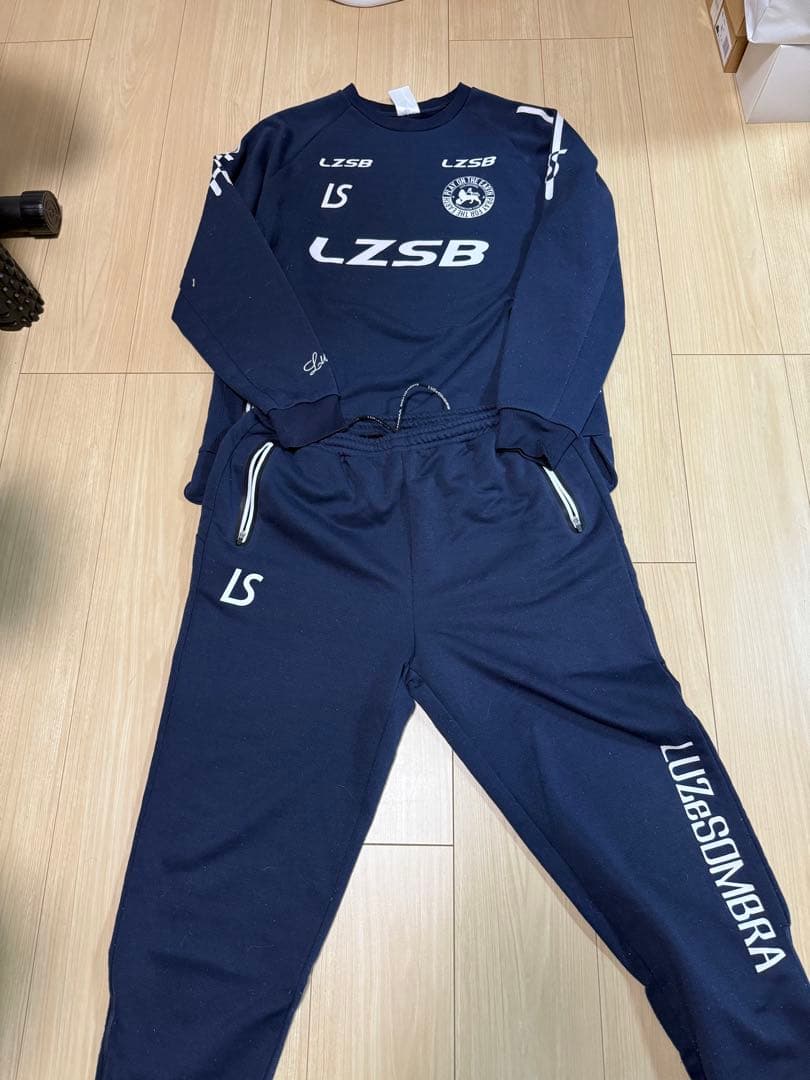 ルースイソンブラ　セットアップ