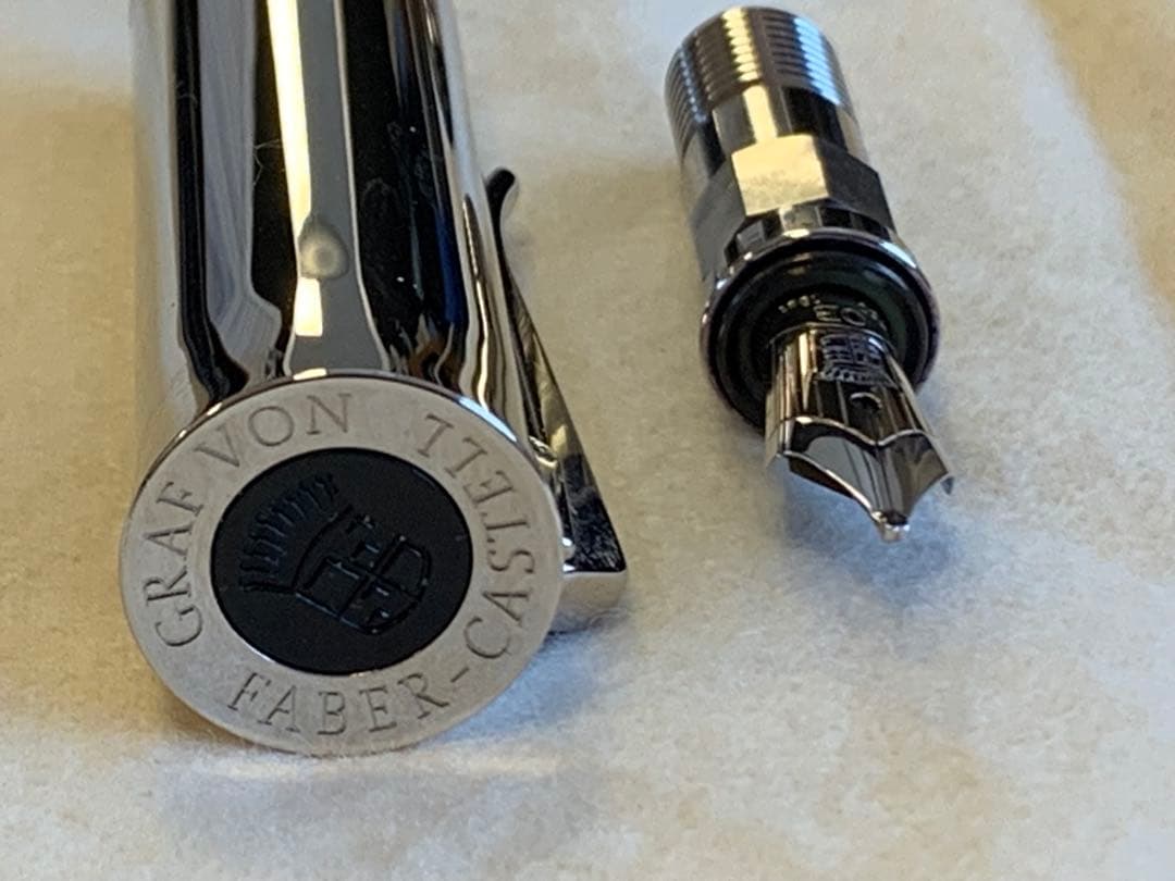 ファバーカステル　イントゥイション　レジン太軸万年筆　18C OB