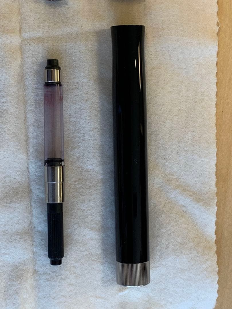 ファバーカステル　イントゥイション　レジン太軸万年筆　18C OB