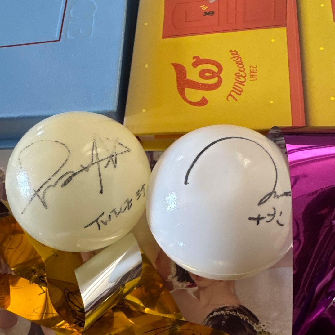 【300,000円→85,500円】TWICE ナヨン 直筆サインボール