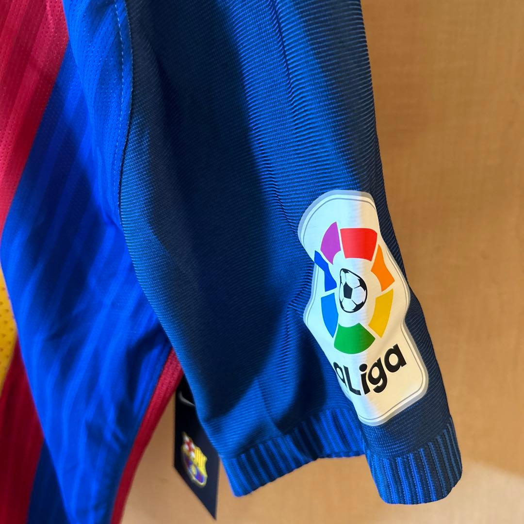 メッシバルセロナスペイン公式ショップで購入しましたソックスもあります