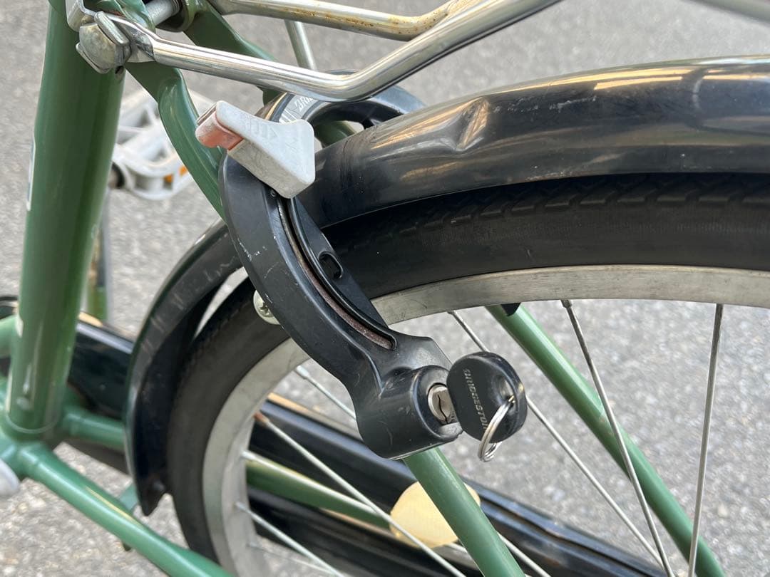 じ*こ様 中古ブリヂストンLEDオートライト自転車26インチ★グリーン※配達地域