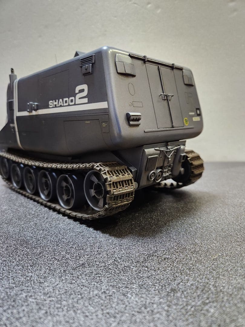 100点満点謎の円盤UFO 有名モデラー渾身の逸品 ハイテク戦車シャドーモービル