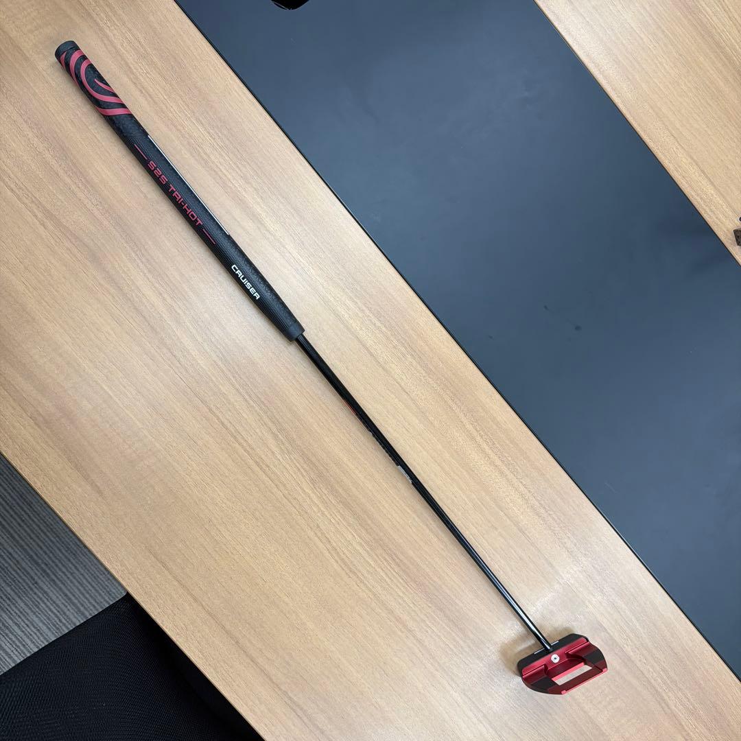 ODYSSEY S2S TRI-HOT Jailbird Cruiser パター