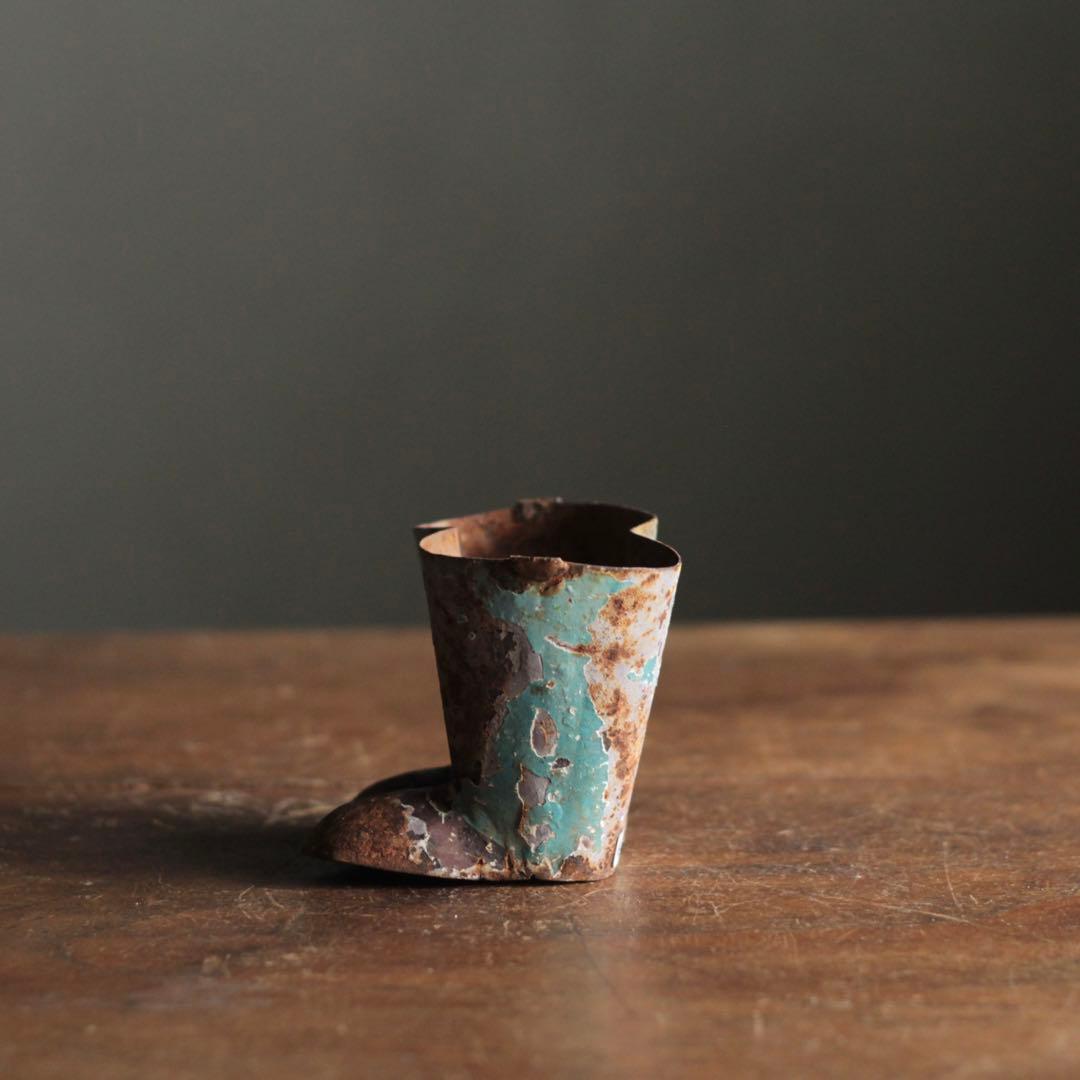 錆びた 長靴 オブジェ 古道具 アンティーク 鉄かブリキ