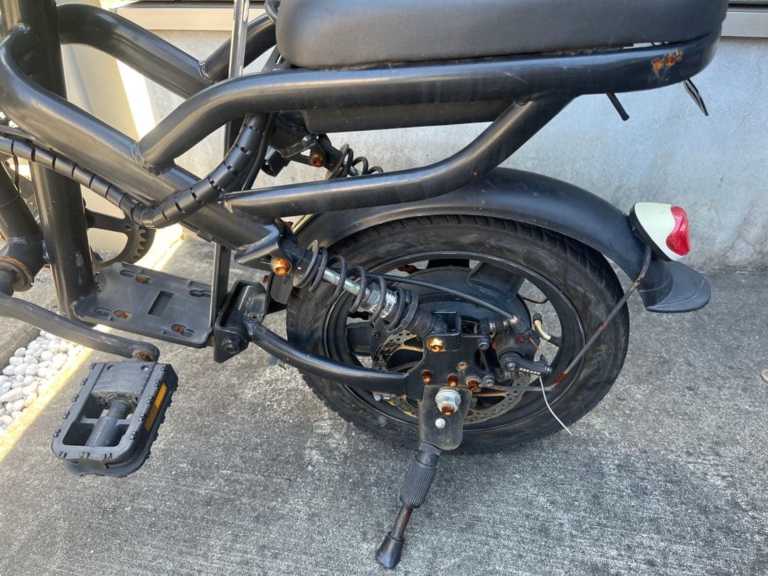 ブラック電動アシスト自転車 折りたたみ式