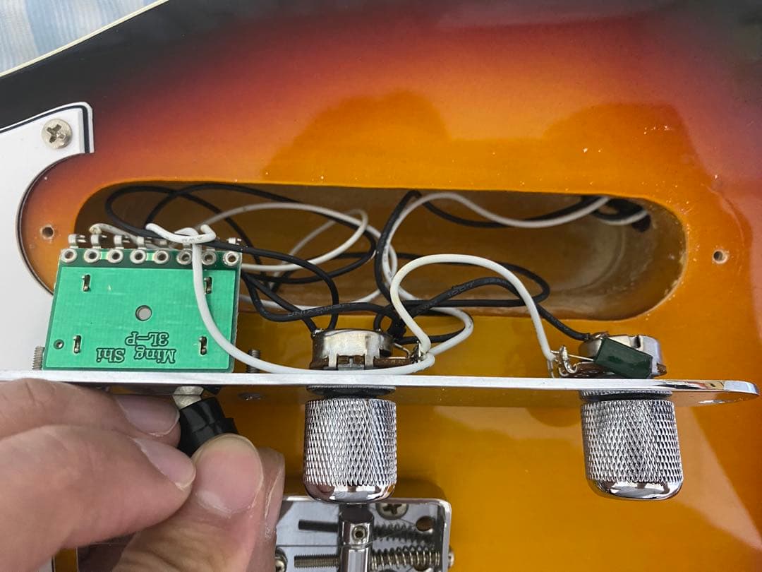 テレキャスター サンバースト　バインディング加工