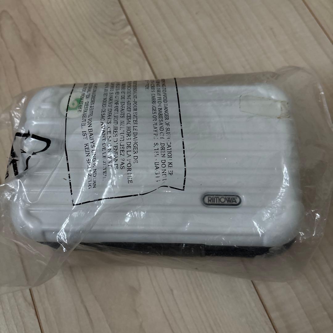 【未使用　RIMOWA ホワイト ミニポーチ】