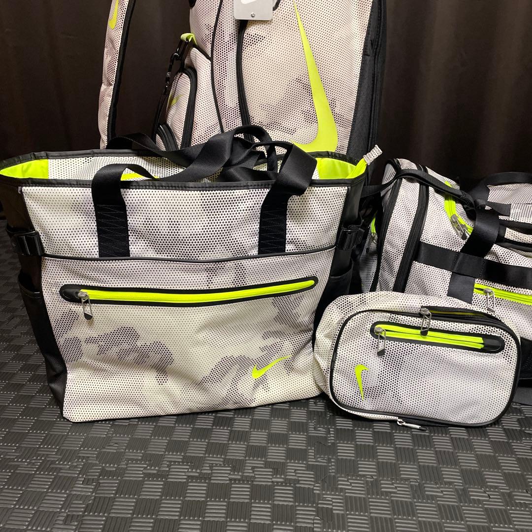 ナイキ6点セットキャディバッグボストンバッグ新品アイアンカバー新品ネームタグ付き