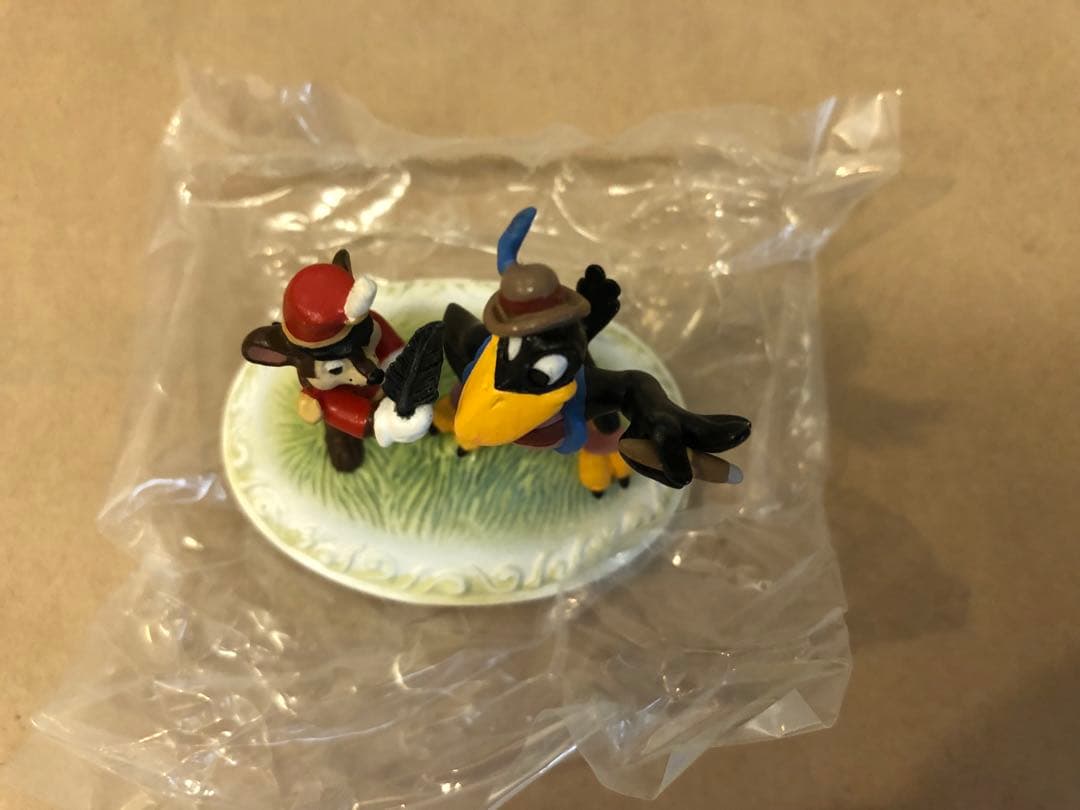 オルショウスキー　ダンボ　The Magic Feather 限定フィギュア