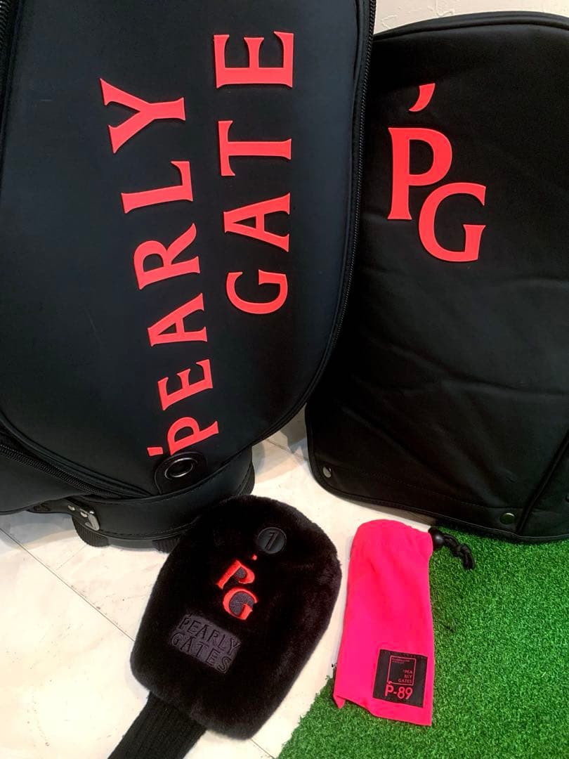 希少　即完売　パーリーゲイツ　TWICE 限定　キャディバッグ　ヘッドカバー付き