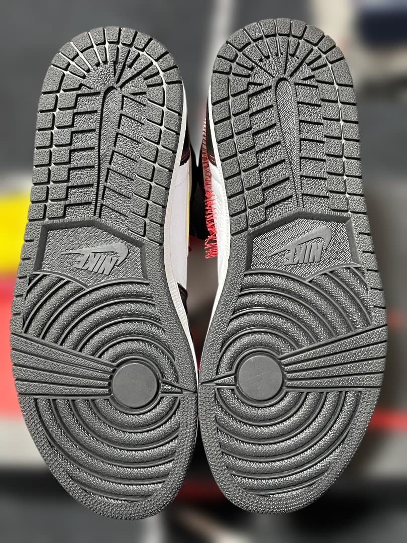 ナイキ エアジョーダン1 レトロ ハイ ディフィアント ホワイト ブラック ジ