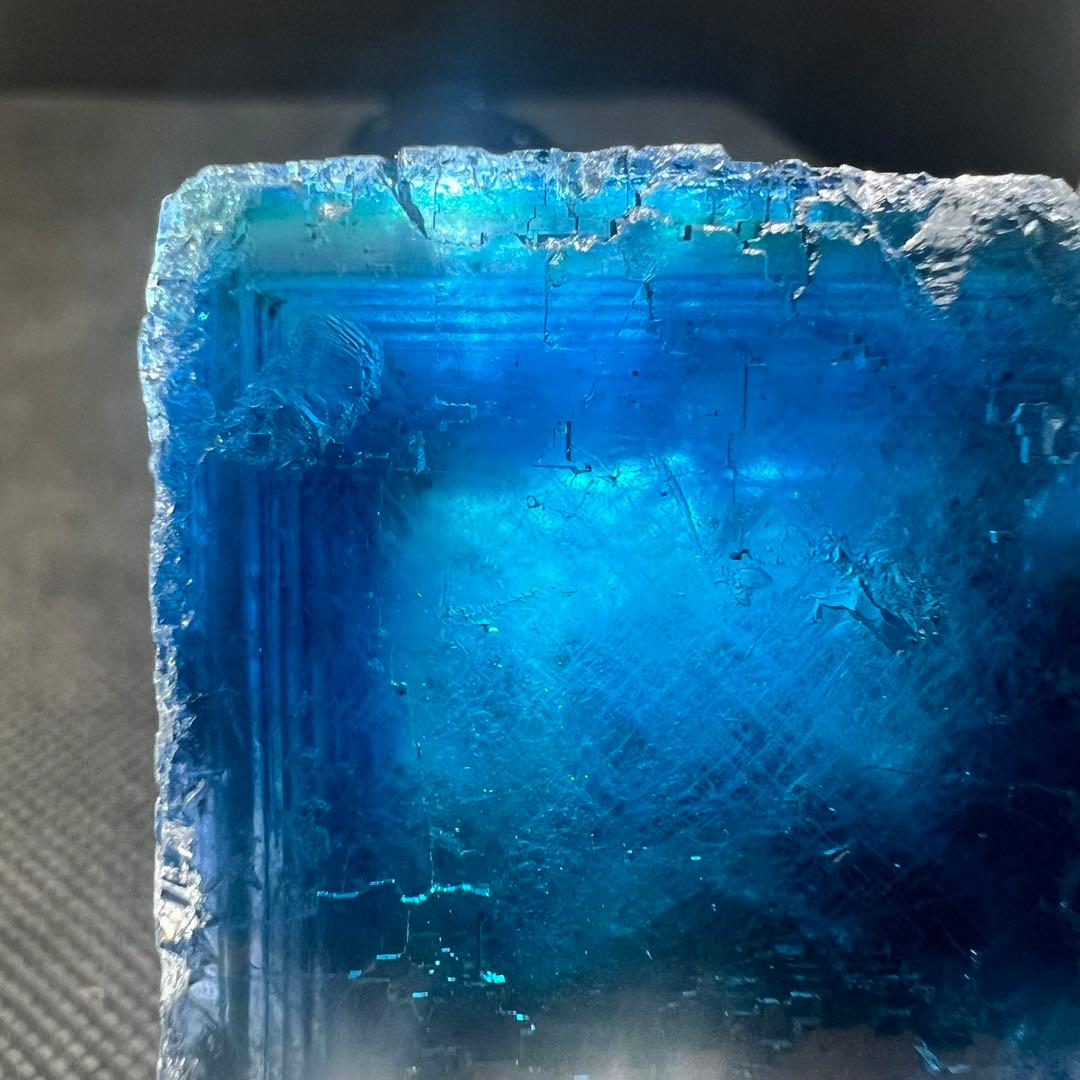 ヤオガンシャン　「ナイルブルー」ウィンドウ　「コバルトブルー」フローライト