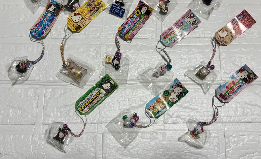 最終値下げハローキティご当地キティストラップ 18個（バラ売り不可）沖縄 鹿児島