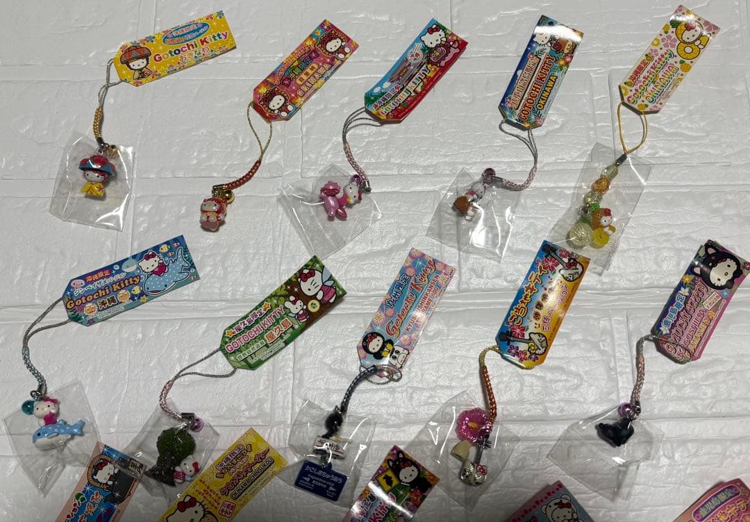 最終値下げハローキティご当地キティストラップ 18個（バラ売り不可）沖縄 鹿児島