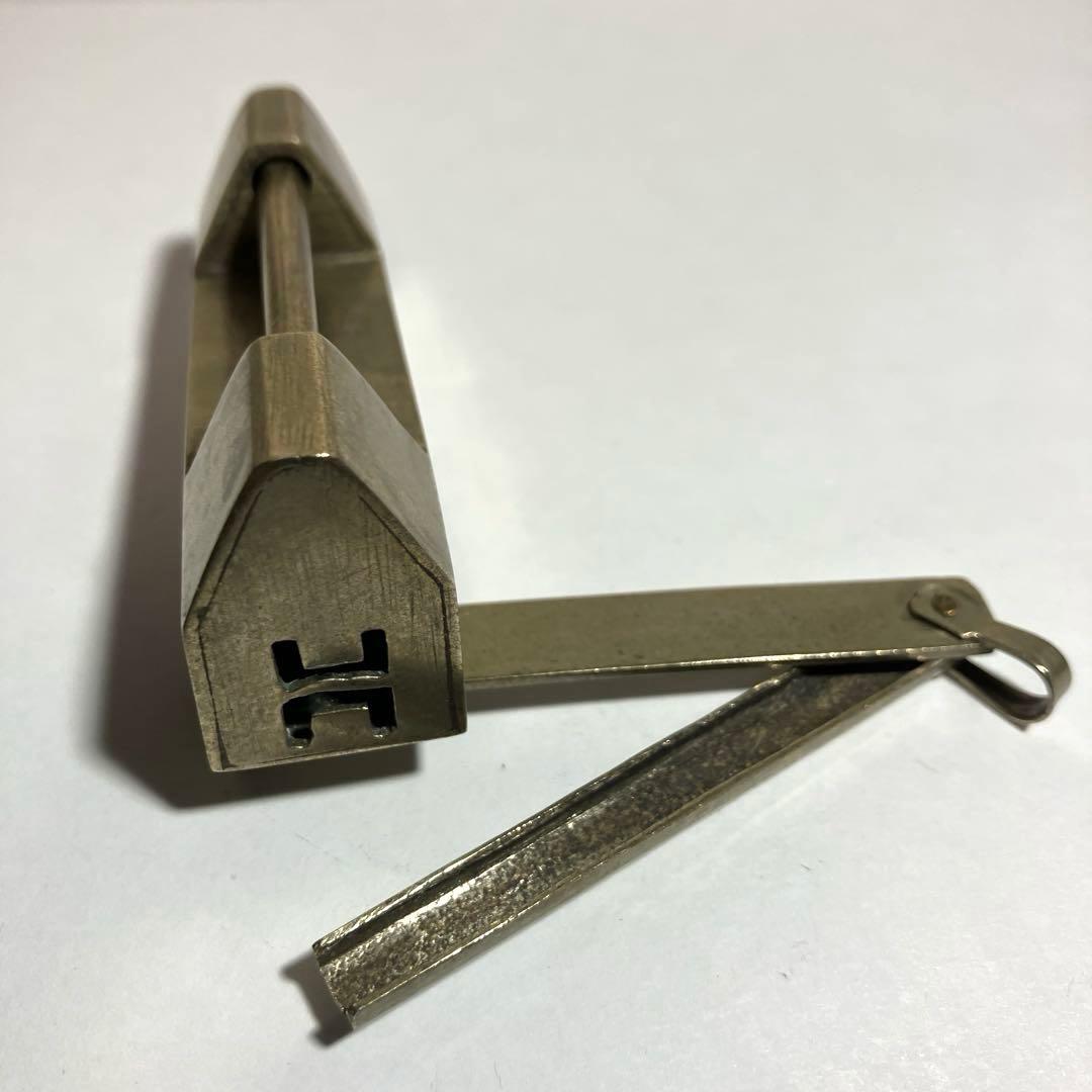 解錠試してみて下さい（その２）「解錠方法が特徴的な李朝銘入り骨董錠前」