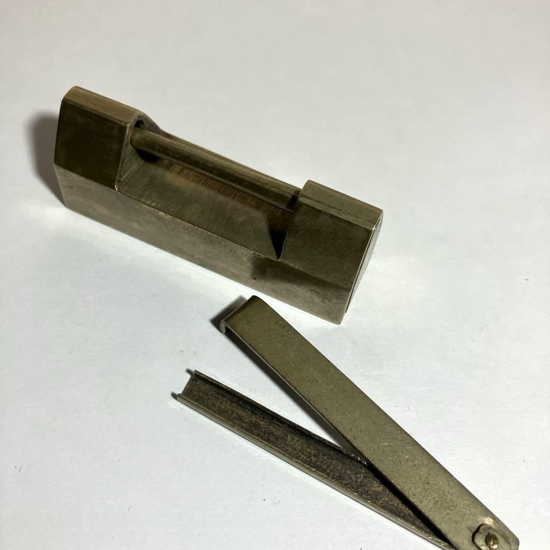 解錠試してみて下さい（その２）「解錠方法が特徴的な李朝銘入り骨董錠前」