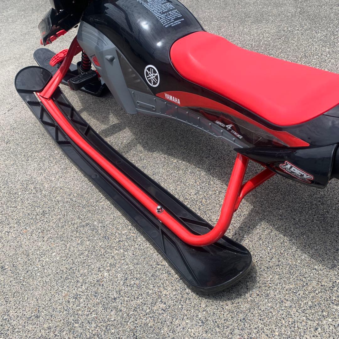 ヤマハ　スノーモービル型　ソリ　子供用