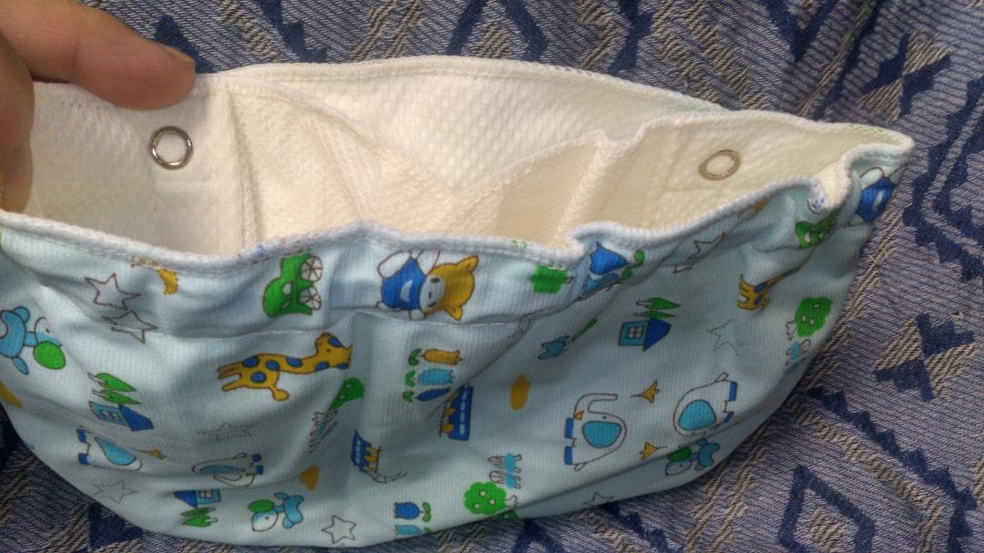 子供用おむつカバー　夜間　サックス　金属ホック　塩化ビニール　6ヶ月前後　未使用