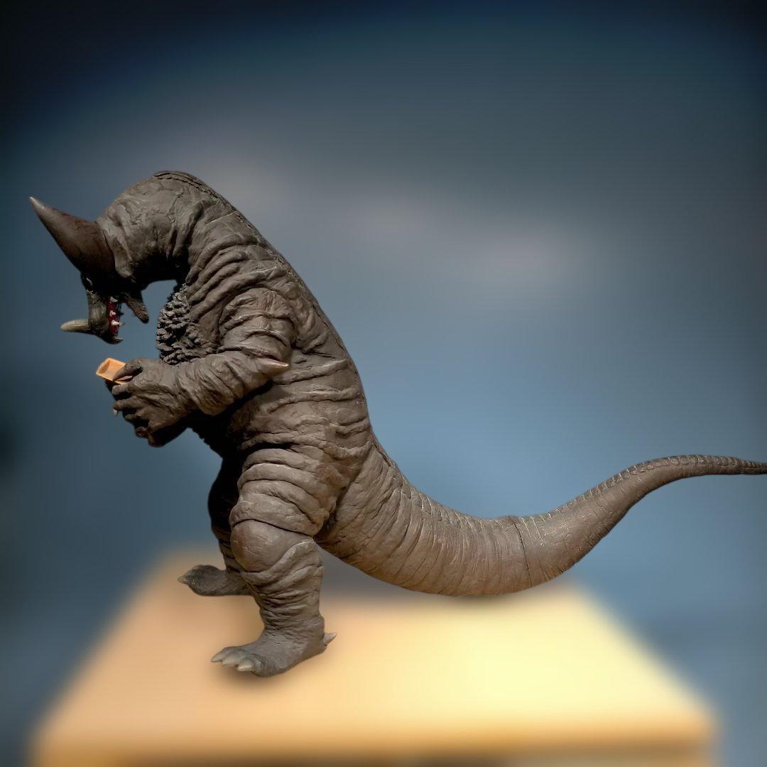 ＣＣＰ1/6特撮　ゴモラ　ブルドーザー付き（初回生産品・中古）