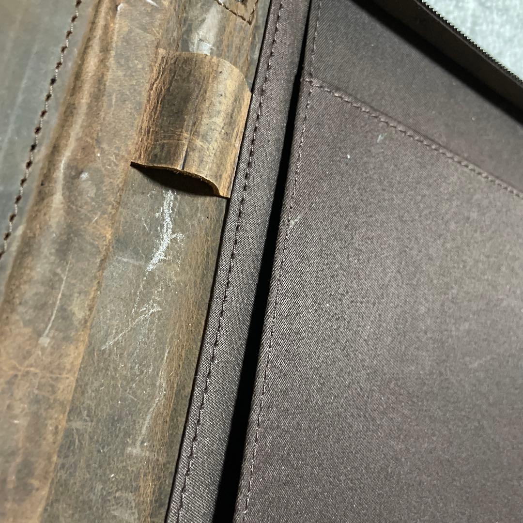 新品未使用品！本革製レザーパッドフォリオ　ラウンドファスナー　A4 ギフトペン付