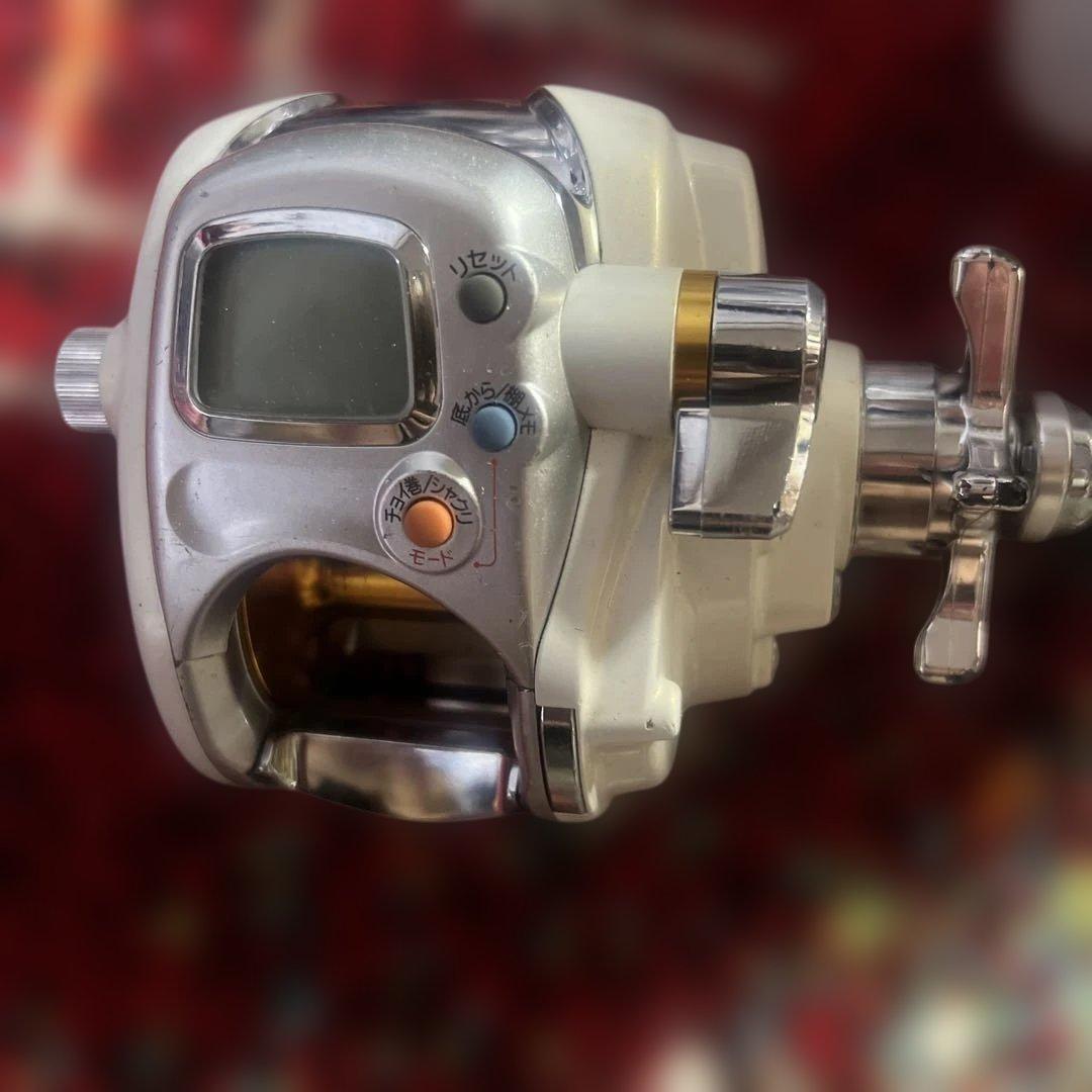 (ジャンク品)デジタル表示付き電動リール ホワイト/シルバー