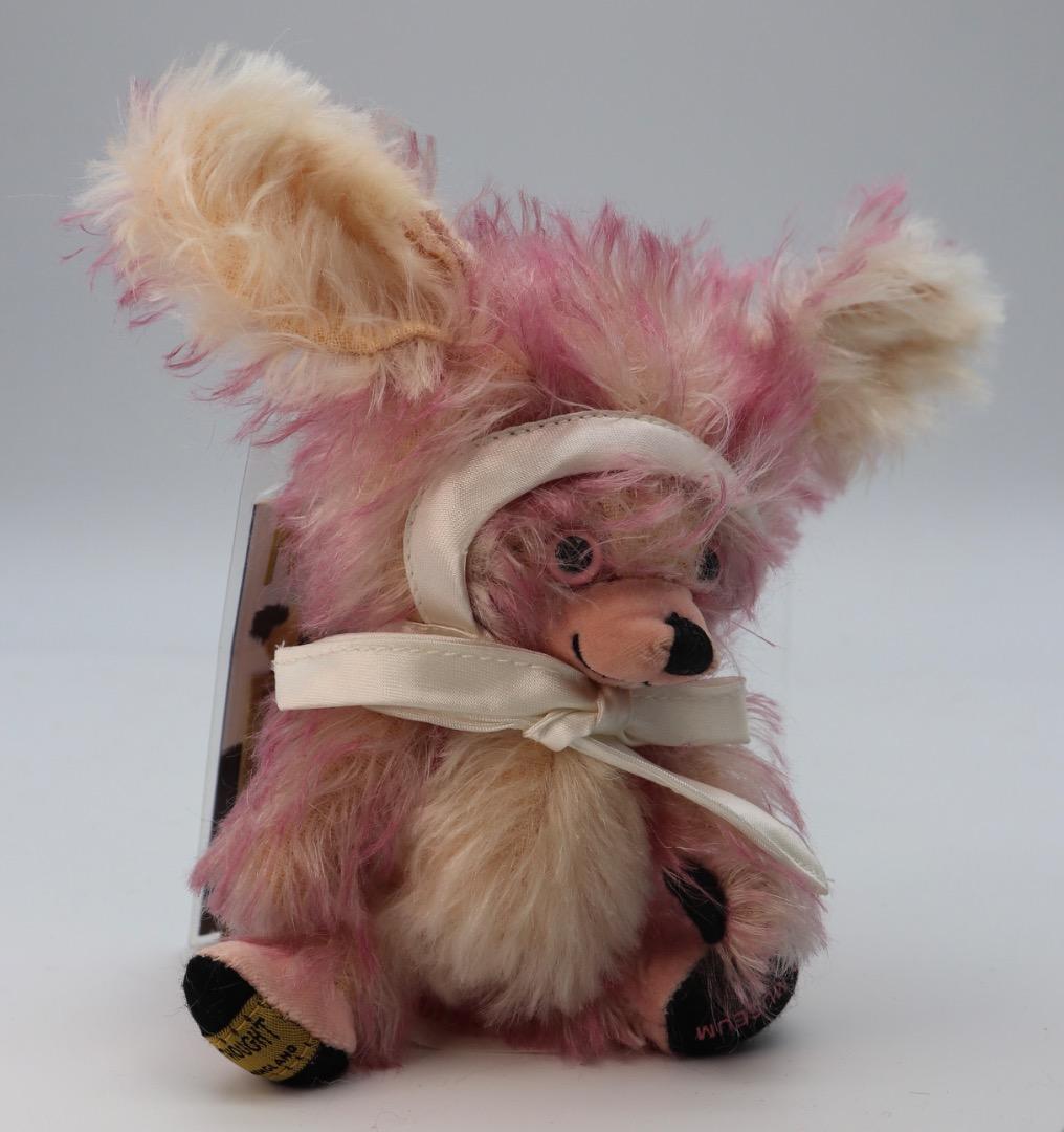コレクション TOY MUSEUM TIPPED PINK BUNNY PUNKINHEAD