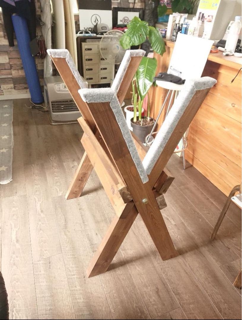 サーフボード用木製メンテナンススタンド