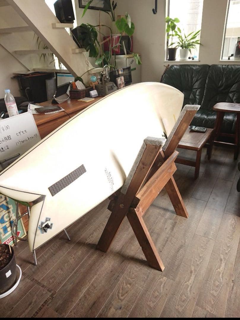 サーフボード用木製メンテナンススタンド