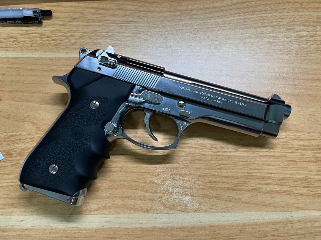 東京マルイ　M92F クロームステンレス ガスガン