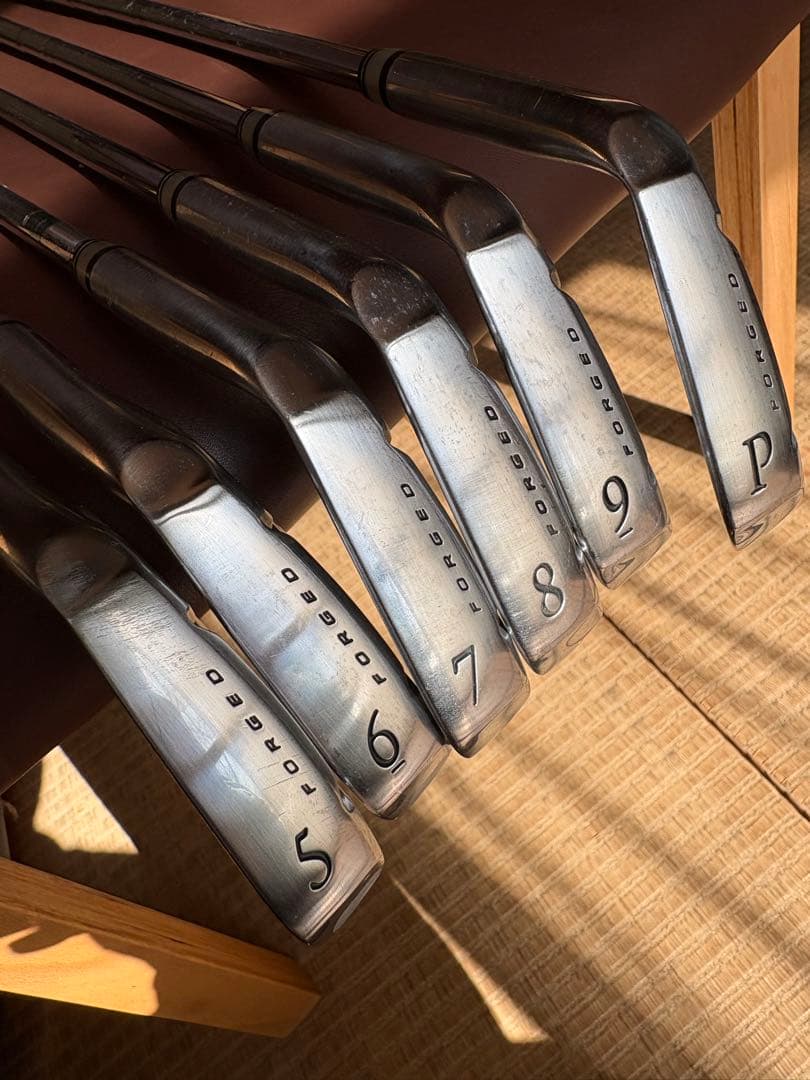 スリクソンZ725 デザインチューニング　数量限定モデル　アイアンセット