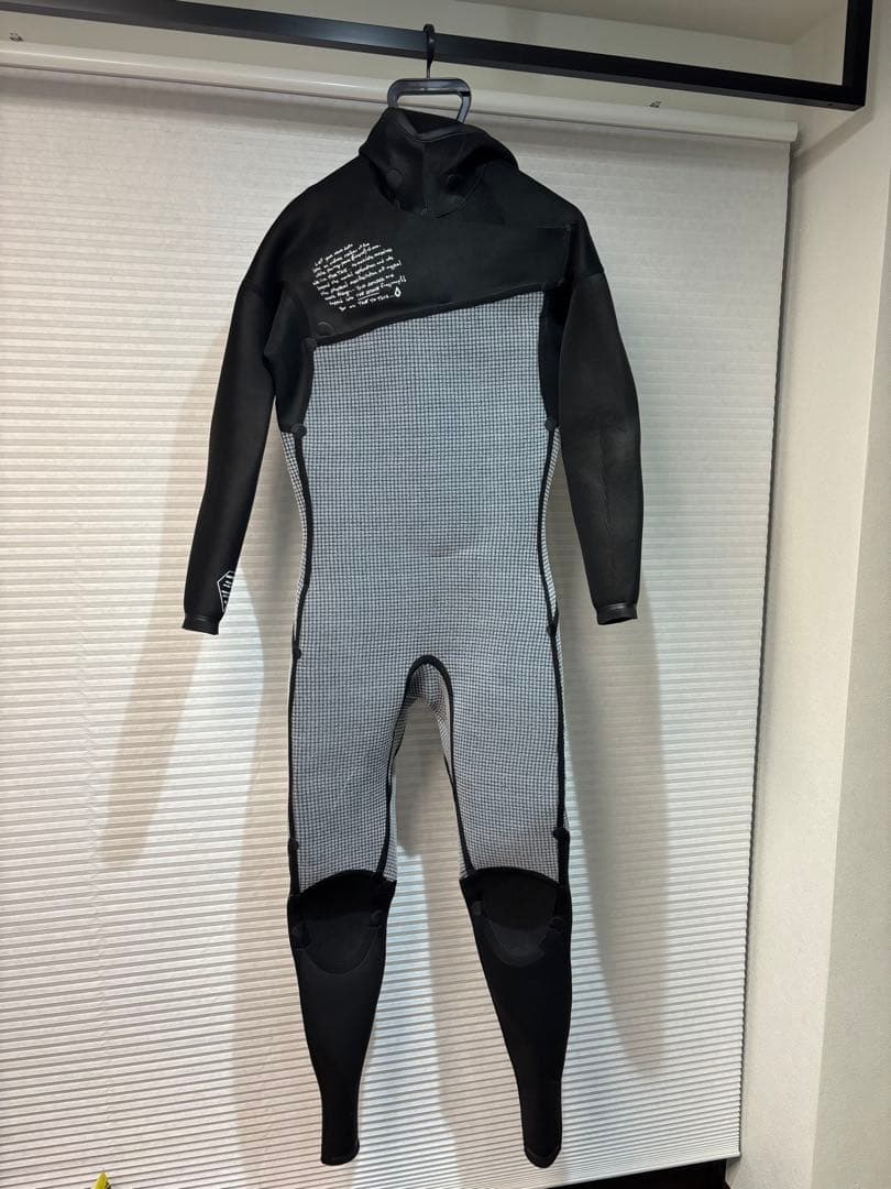新品VOLCOM ボルコム セミドライ 5ミリフード 真冬ウェットスーツメンズL
