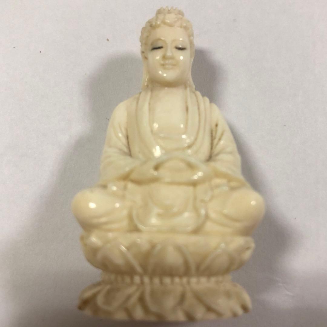 天然素材　観音様彫刻　仏像　置物　根付