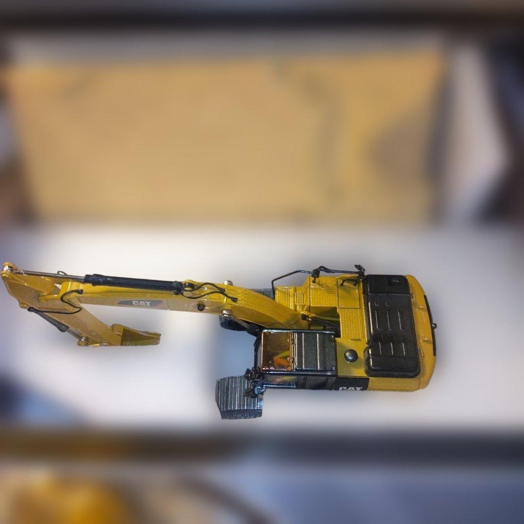 キャタピラー建機CAT 320F WEATHERED 1/50