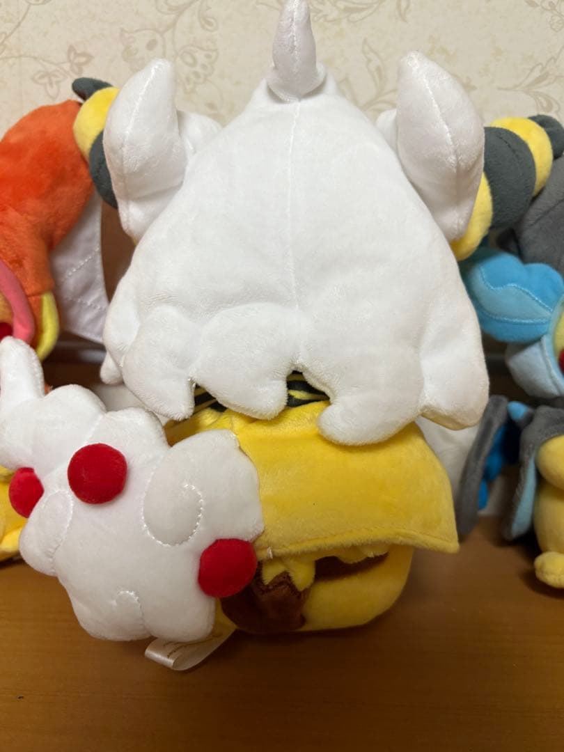 【最終値下げ】　ポンチョを着たピカチュウ　ぬいぐるみ　まとめ売り