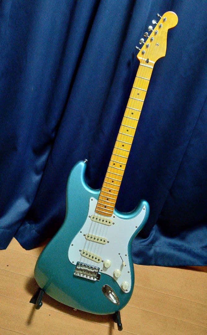 Fernandes? ストラトキャスター