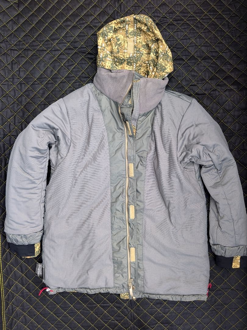 ダイワ DAIWA OUTBLAZE Lサイズ 迷彩防寒防水 フィッシングスーツ