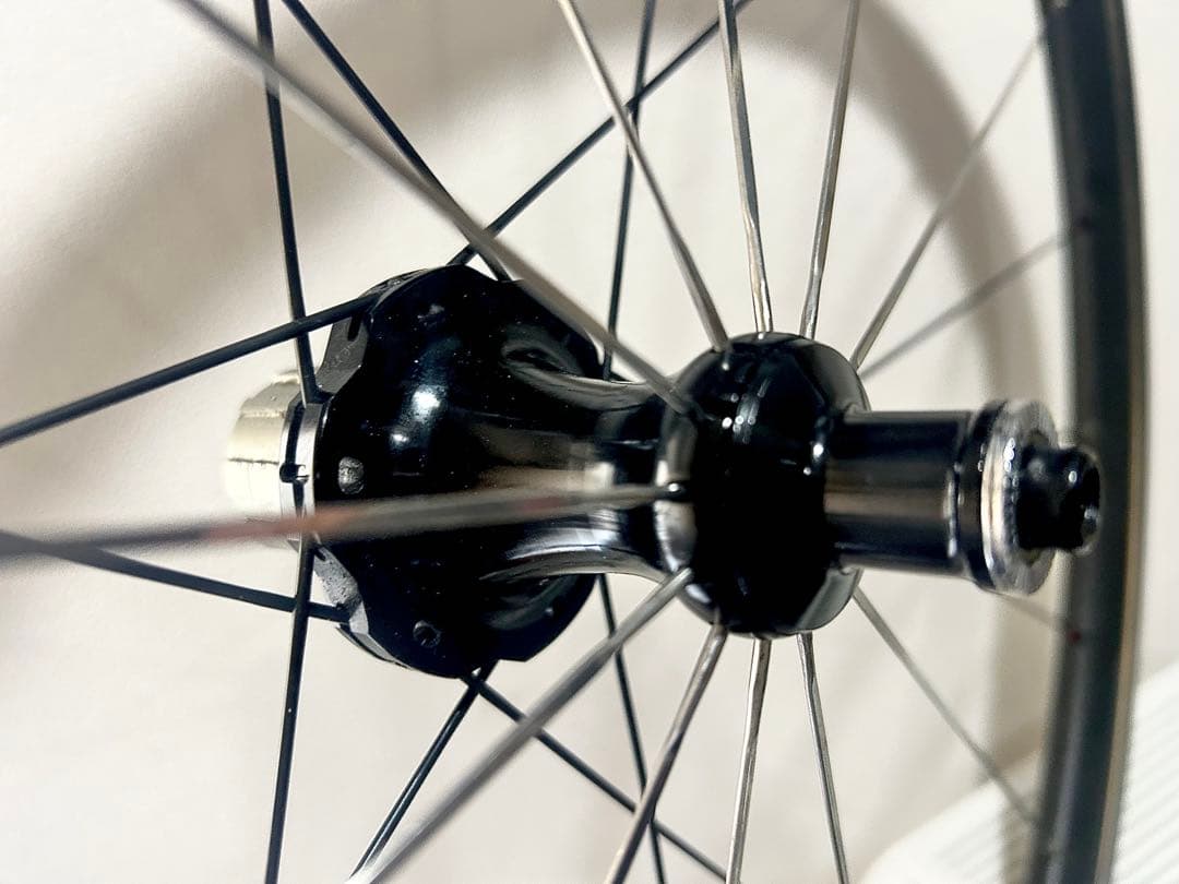 【カーボン製 完組ホイール】 軽量950g！クラック有チューブラータイヤ付