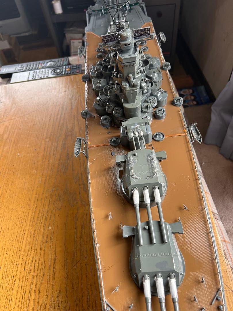 超大型戦艦大和1350mmテーブルからはみ出ます。精密製作完成品、送料込み販売